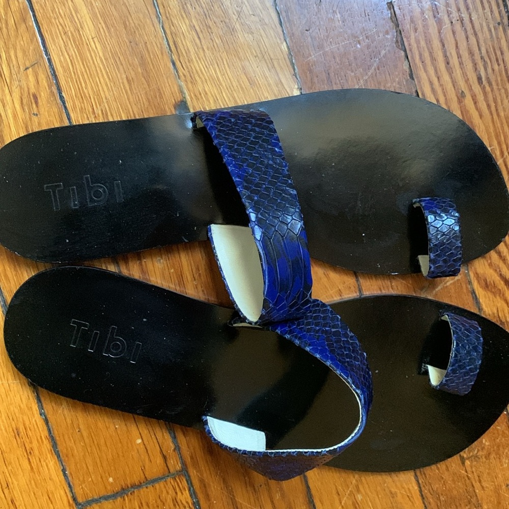 Tibi Blue and Black “Cedrick” snake toe ring sandals size 39 US 9